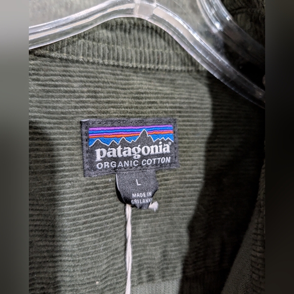 Patagonia Men’s Size Large Pine Needle Green Long Sleeve Corduroy Button Shirt - Picture 2 of 7